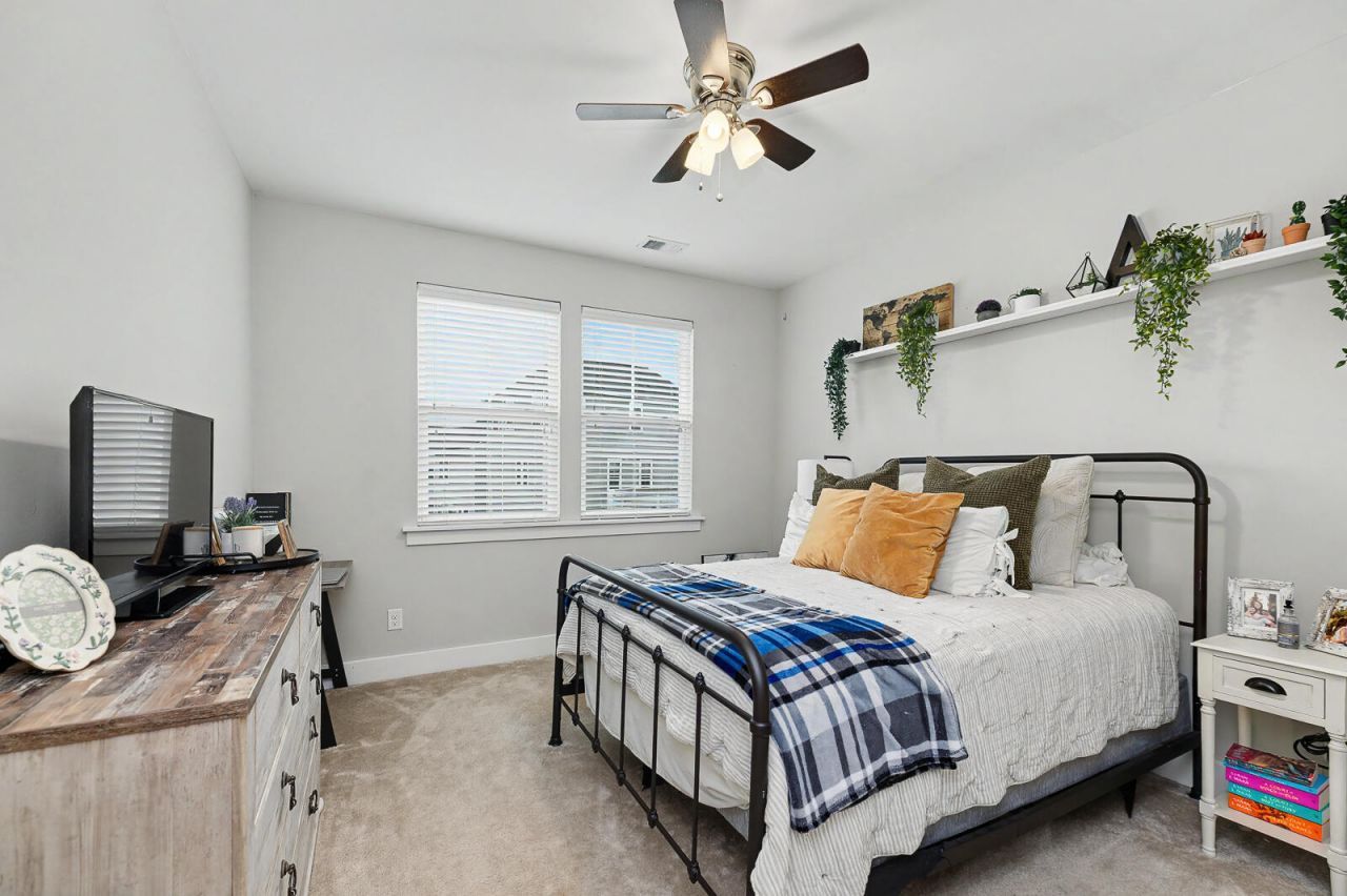 4413 Louisa Lane Photo 11