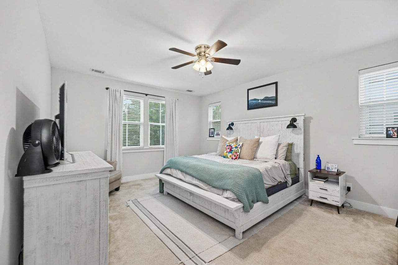 4413 Louisa Lane Photo 7