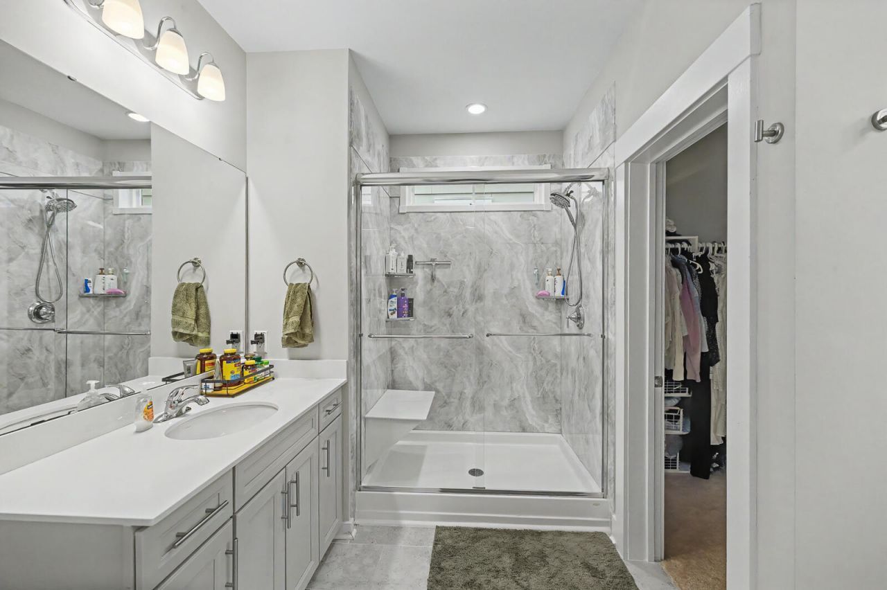 4413 Louisa Lane Photo 9
