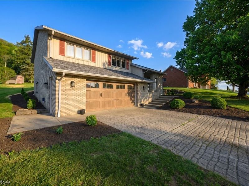 1941 Buckeye Street NE, New Philadelphia, OH 44663 Photo 3