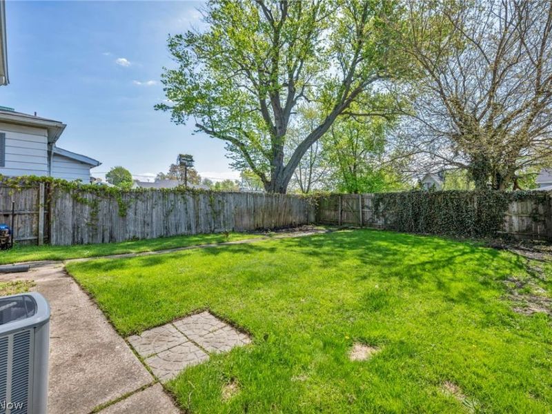1646 Walnut Boulevard, Ashtabula, OH 44004 Photo 22