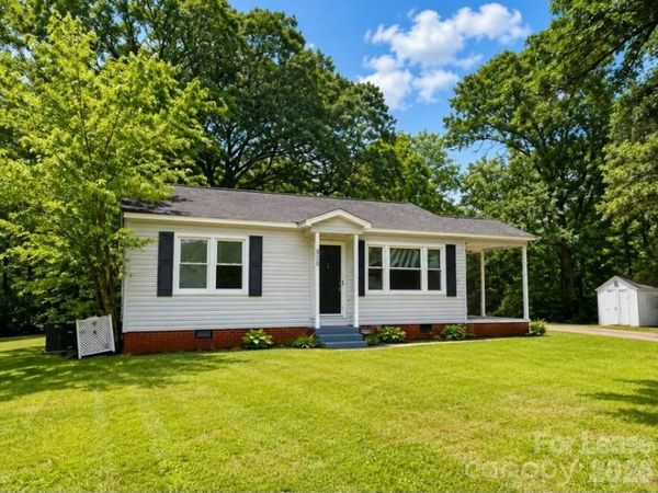810 Mt Holly Huntersville Road , Charlotte, NC 28214