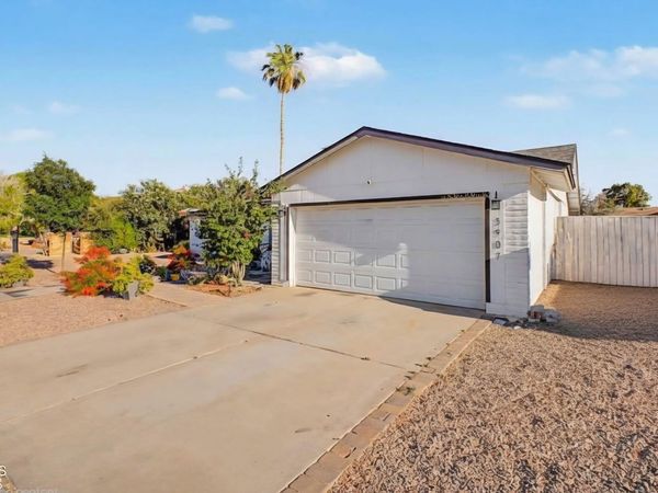 3907 W PARADISE Drive, Phoenix, AZ 85029