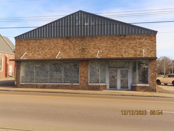 206 N Royal Street , Jackson, TN 38301