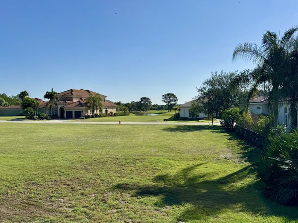 114 SE Via Verona, Port St. Lucie, FL 34984
