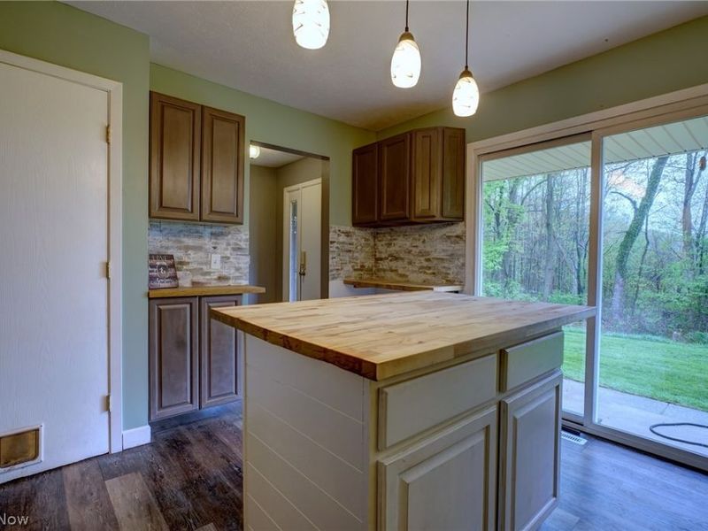 378 Deepwood Drive , Wadsworth, OH 44281 Photo 11