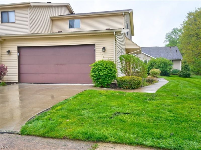 378 Deepwood Drive , Wadsworth, OH 44281 Photo 2