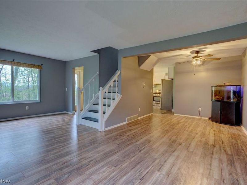 378 Deepwood Drive , Wadsworth, OH 44281 Photo 6