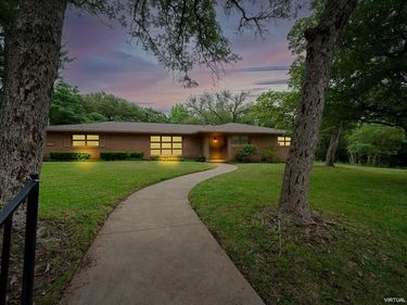 7808 Delhi Road , Woodway, TX 76712