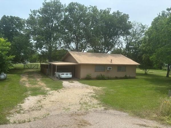 2191 West Highway 290, Giddings, TX 78942