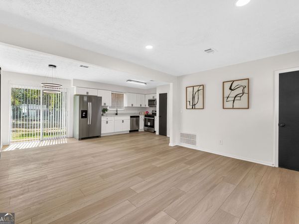 8878 Burnham Way, Jonesboro, GA 30238