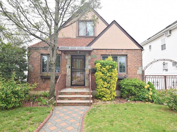 8217 263rd Street, Glen Oaks, NY 11004
