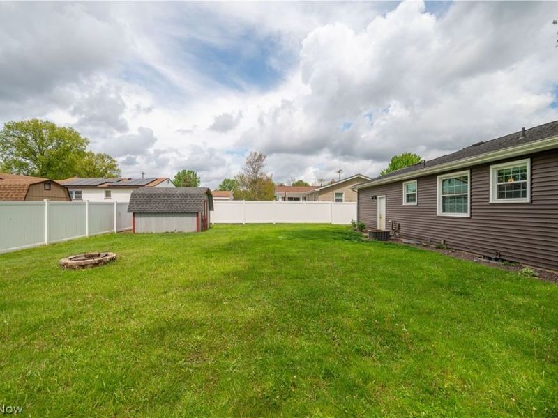 1656 Yolanda Drive, Youngstown, OH 44511 Photo 3