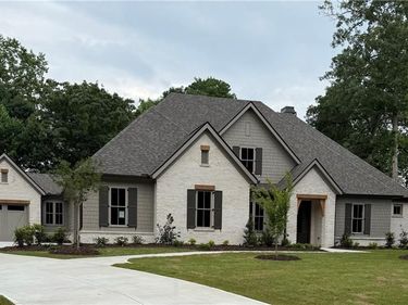 5416 Planting Field Lane, Flowery Branch, GA 30542