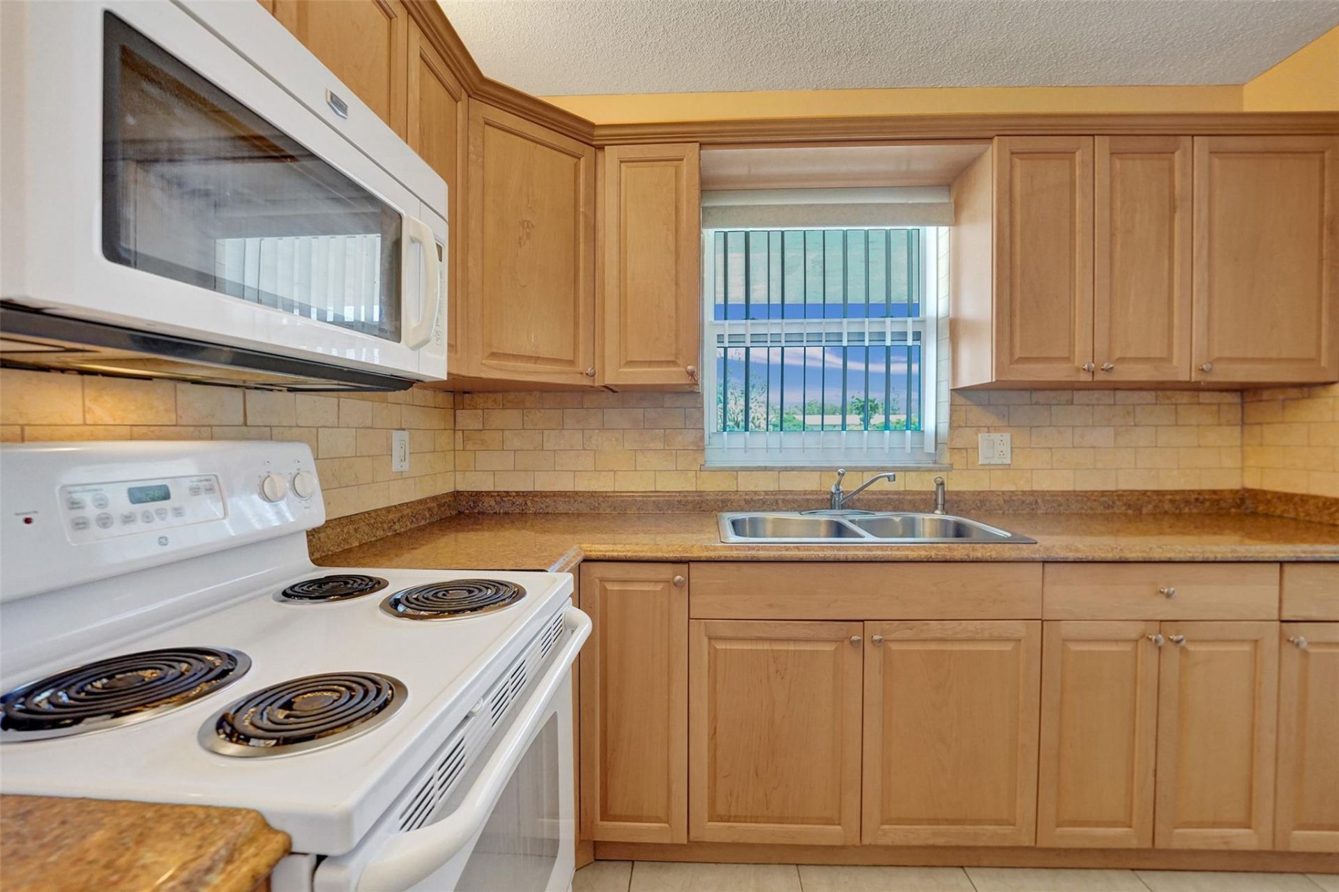 1300 N 12th Court, Unit 7b, Hollywood, FL 33019 Photo