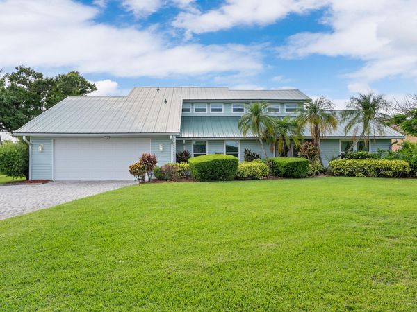 2415 NW Cove View, Stuart, FL 34994