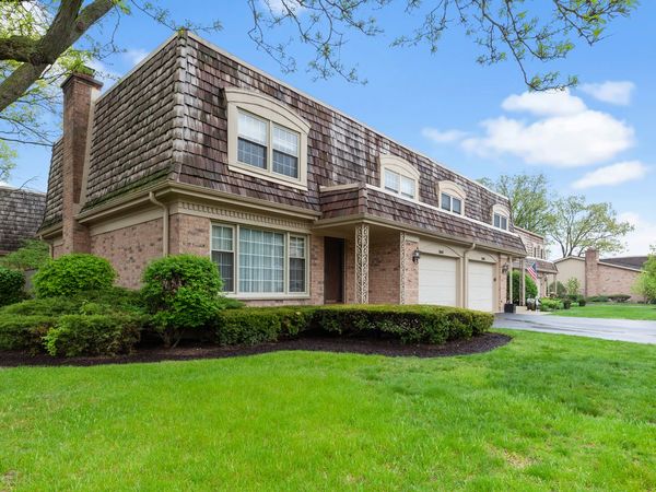 2S661 Avenue Normandy W, Oak Brook, IL 60523