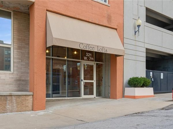 321 W 7th Street, Unit 402, Kansas City, MO 64105