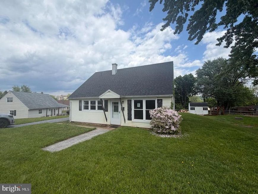 1058 N Pine Street , Middletown, PA 17057 Main Photo