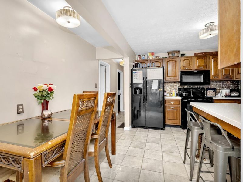 492 Forest Lawn Boulevard, Marion, OH 43302 Photo 11