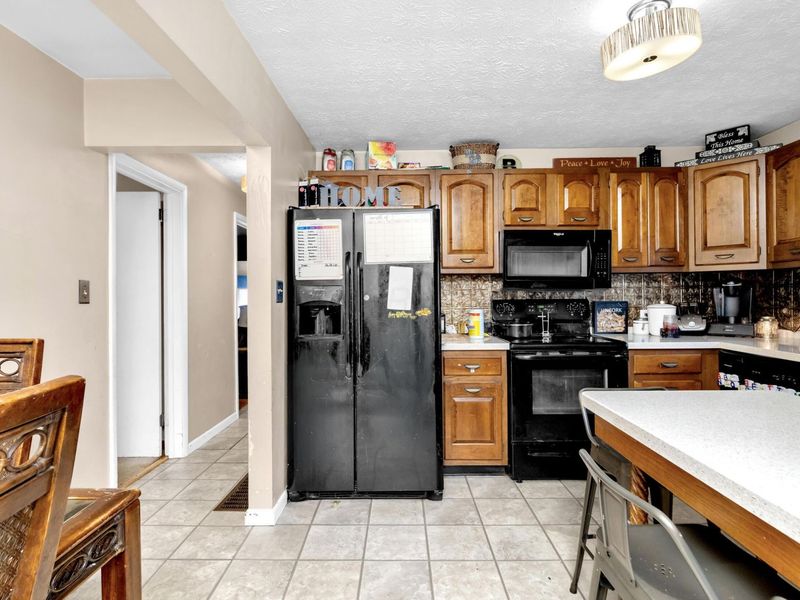 492 Forest Lawn Boulevard, Marion, OH 43302 Photo 14