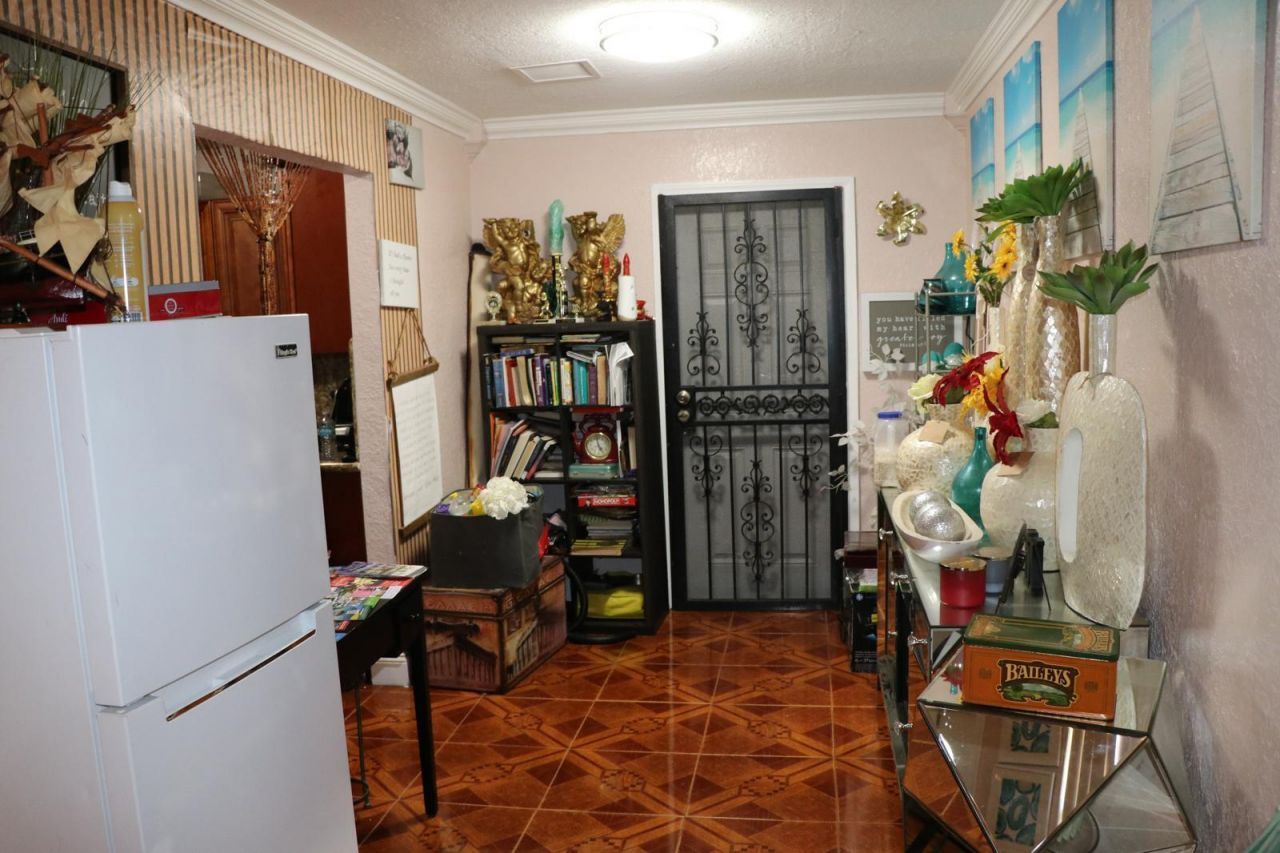 1731 NE 1st Avenue, Pompano Beach, FL 33060 Photo