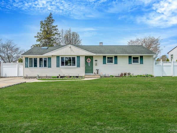 3114 Connecticut Avenue, Medford, NY 11763