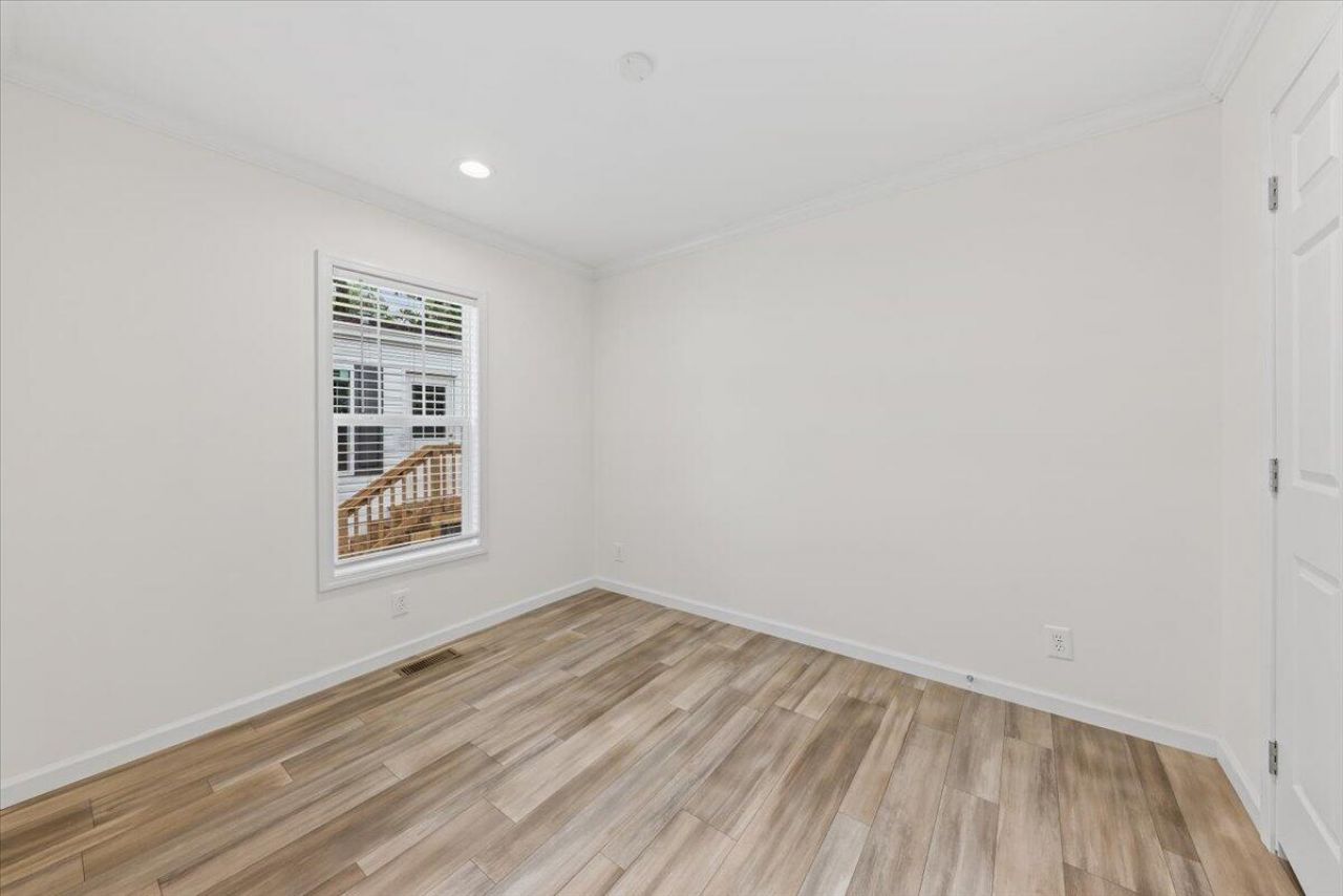 1156 Russell Drive Photo 13