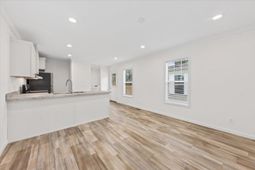1156 Russell Drive photo 4
