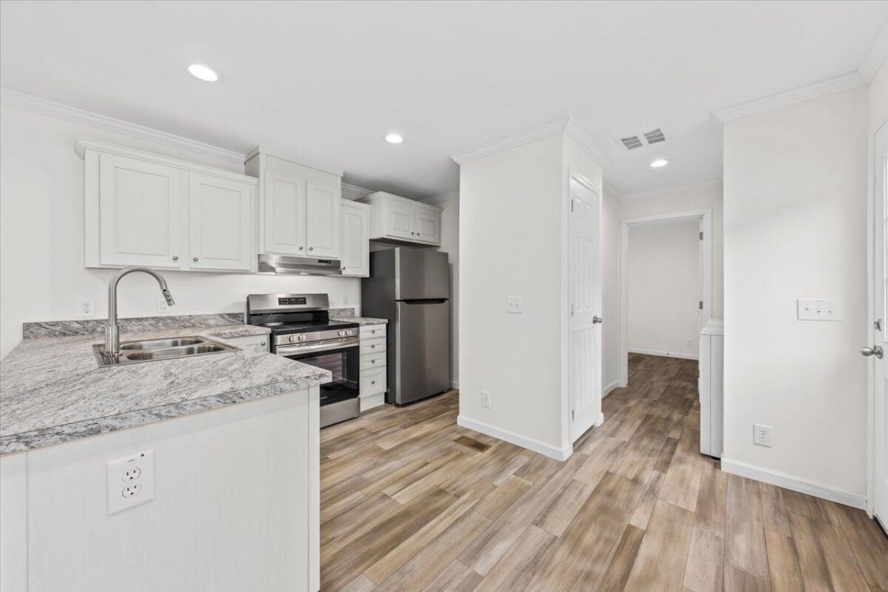 1156 Russell Drive Photo 6