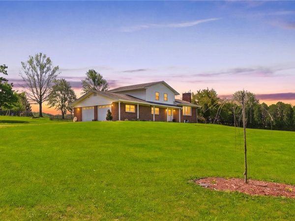 162 County Park Rd, Mount Pleasant, PA 15666