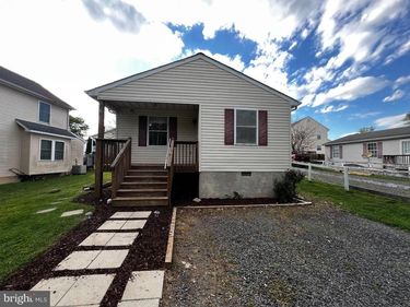 8480 ASHBY AVENUE, MARSHALL, VA 20115