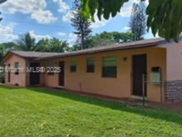 5210 NW 16th St , Lauderhill, FL 33313