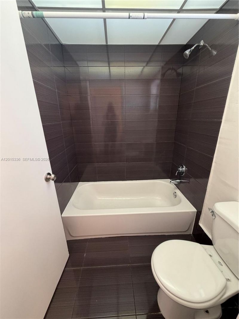 525 NW 72nd Ave, Unit 107, Miami, FL 33126 Photo
