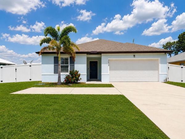 4633 SW Savona Boulevard, Port St. Lucie, FL 34953