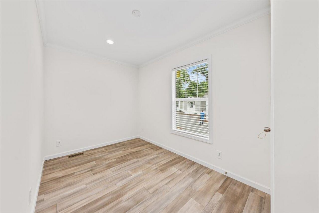 1156 Russell Drive Photo 17