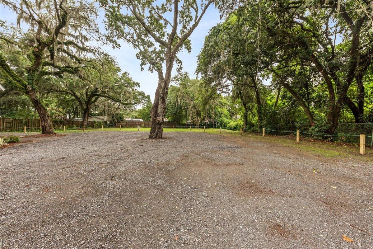 1156 Russell Drive Photo 32