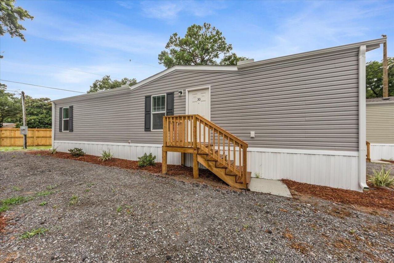 1156 Russell Drive Photo 4