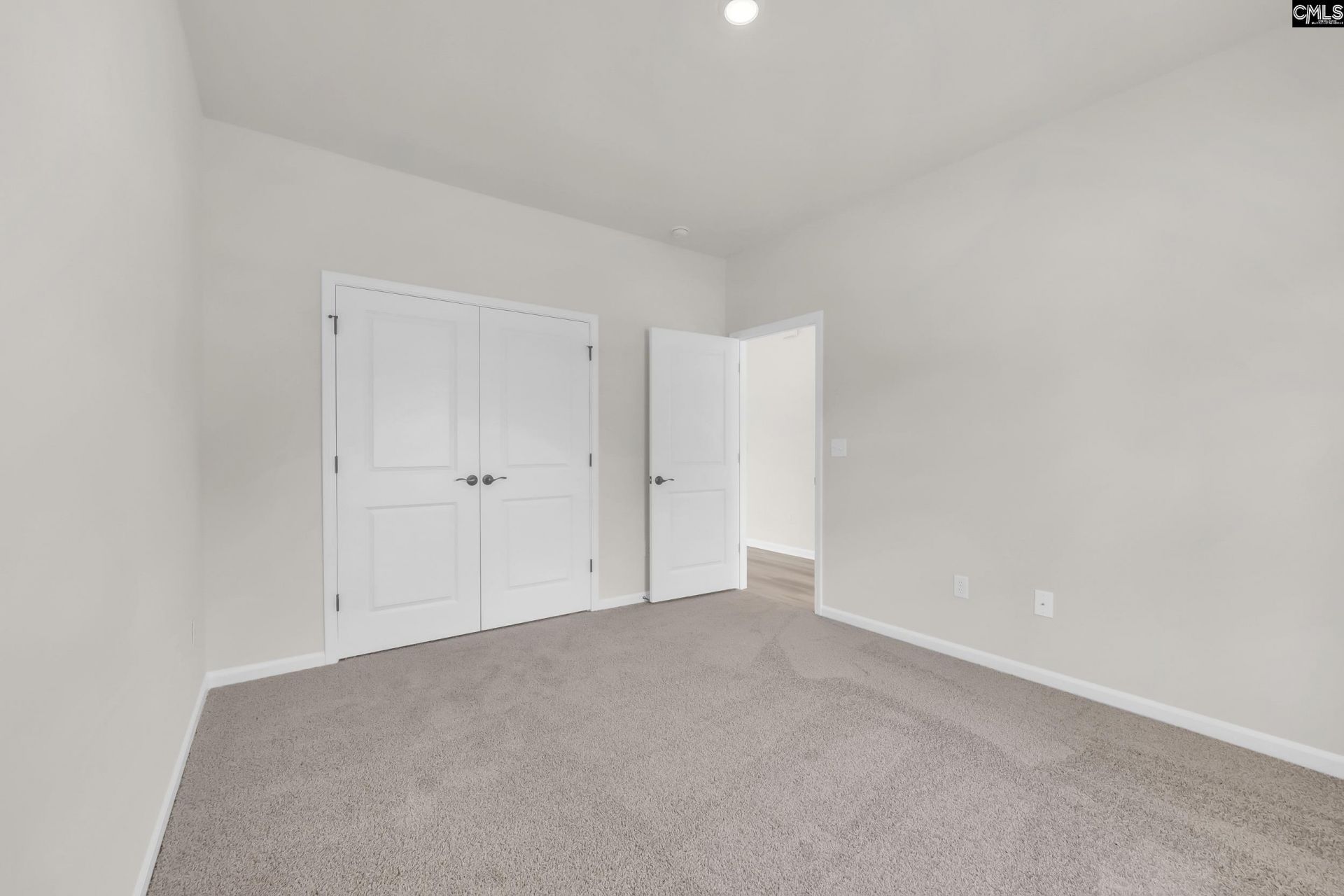 2173 Allan Crest Road  Photo 6