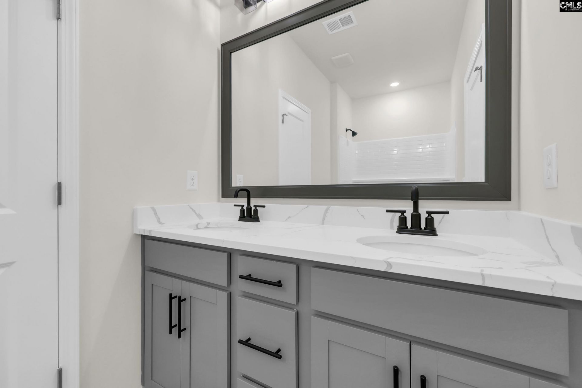 2181 Allan Crest Road  Photo 7