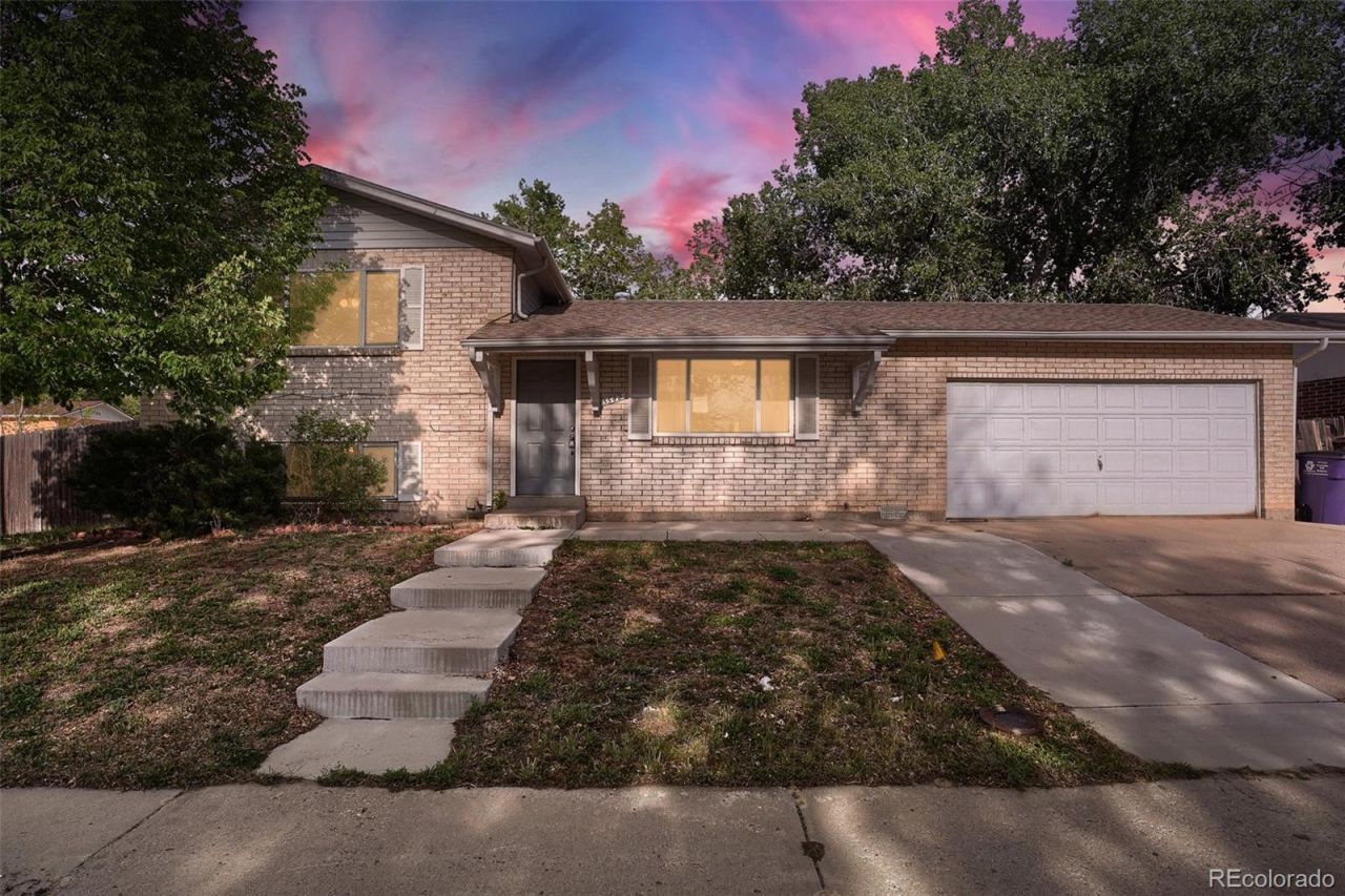 5542 Sable Street, Denver, CO 80239 Main Photo