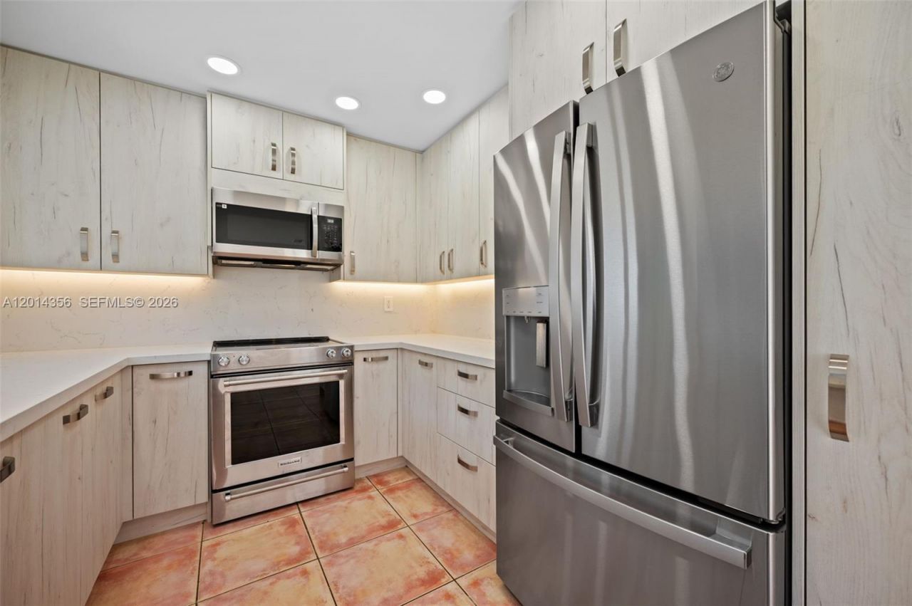 512 Warren Ln , Key Biscayne, FL 33149 Photo