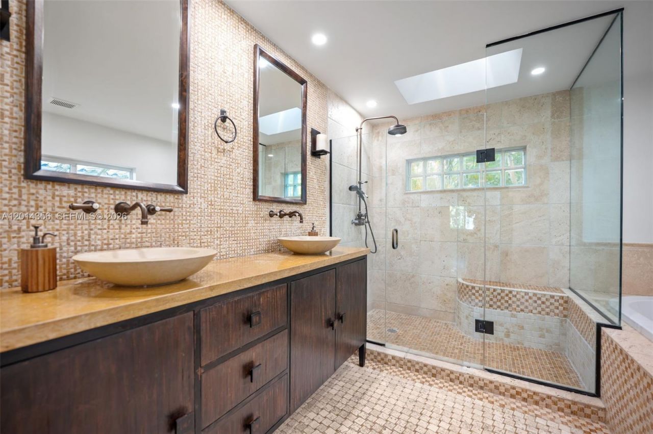 512 Warren Ln , Key Biscayne, FL 33149 Photo