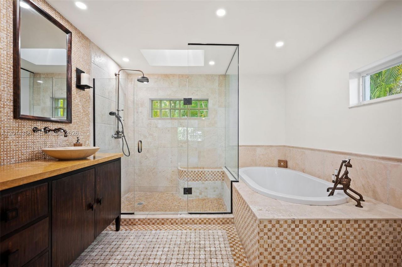 512 Warren Ln , Key Biscayne, FL 33149 Photo