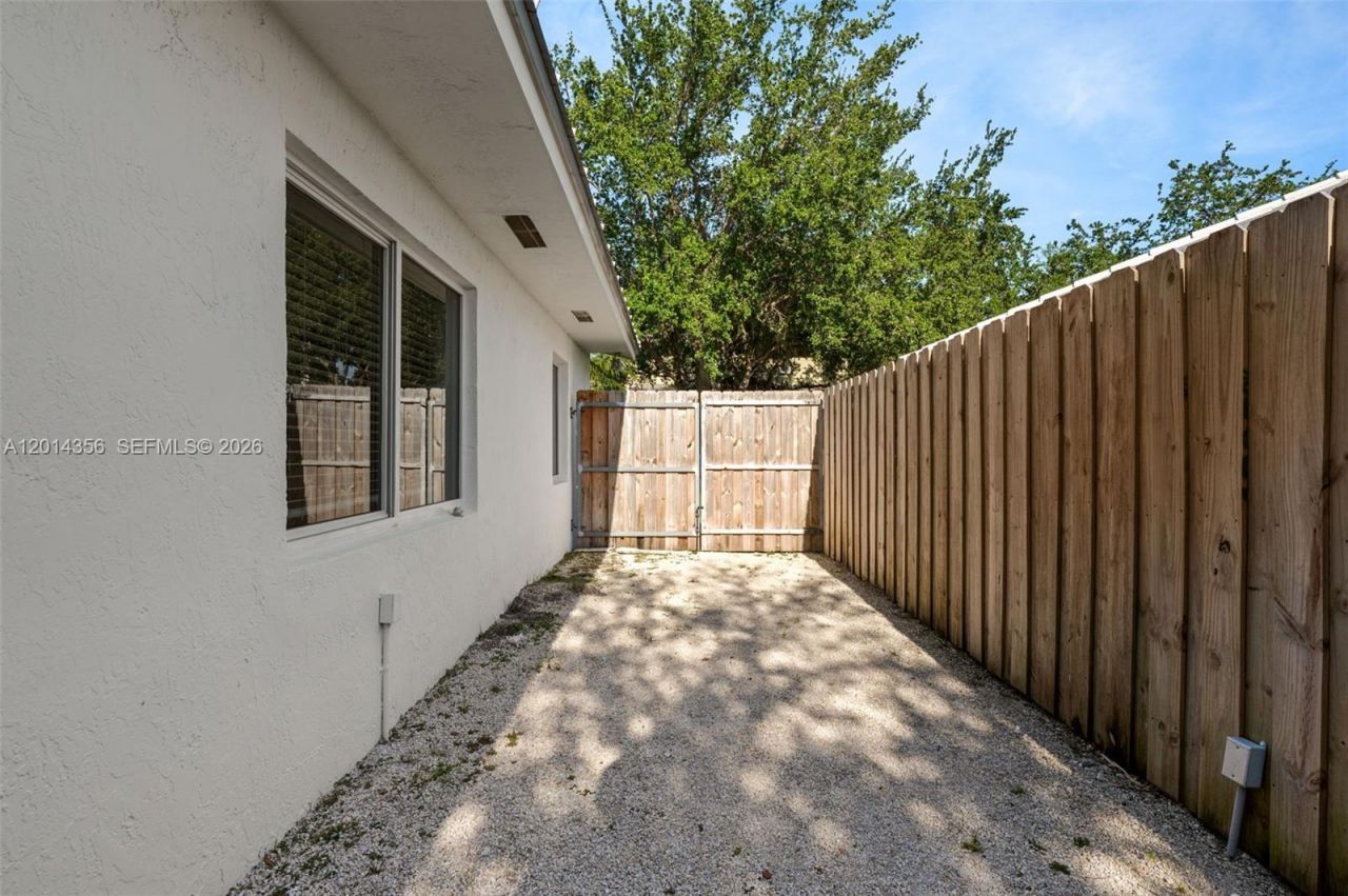 512 Warren Ln , Key Biscayne, FL 33149 Photo