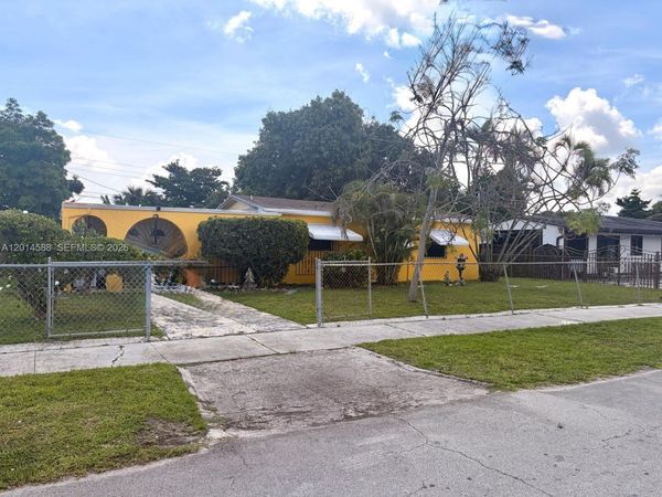 3721 SW 104th Ct, Miami, FL 33165