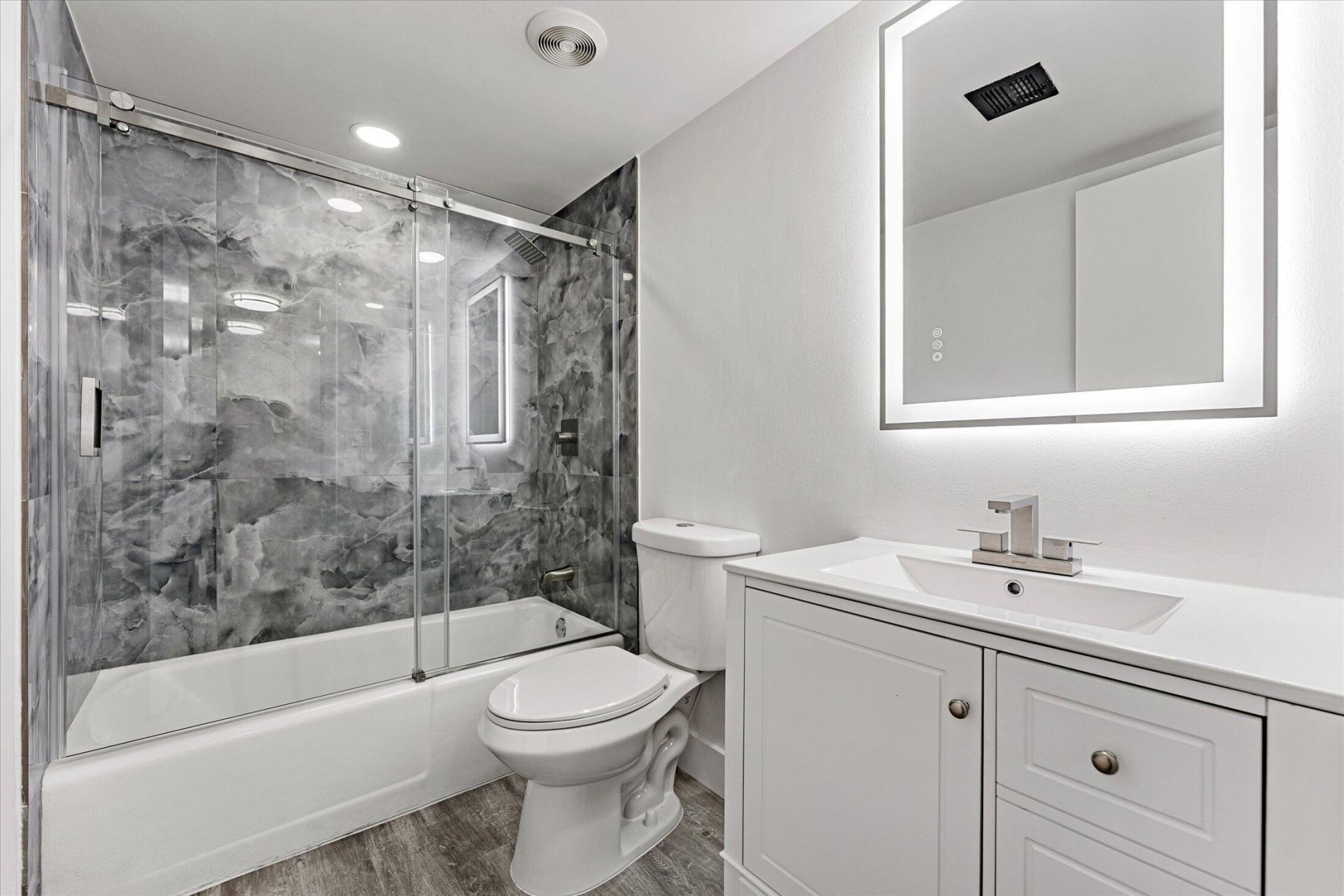 200 Jacaranda Country Club Drive Drive, Unit 3c, Plantation, FL 33324 Photo