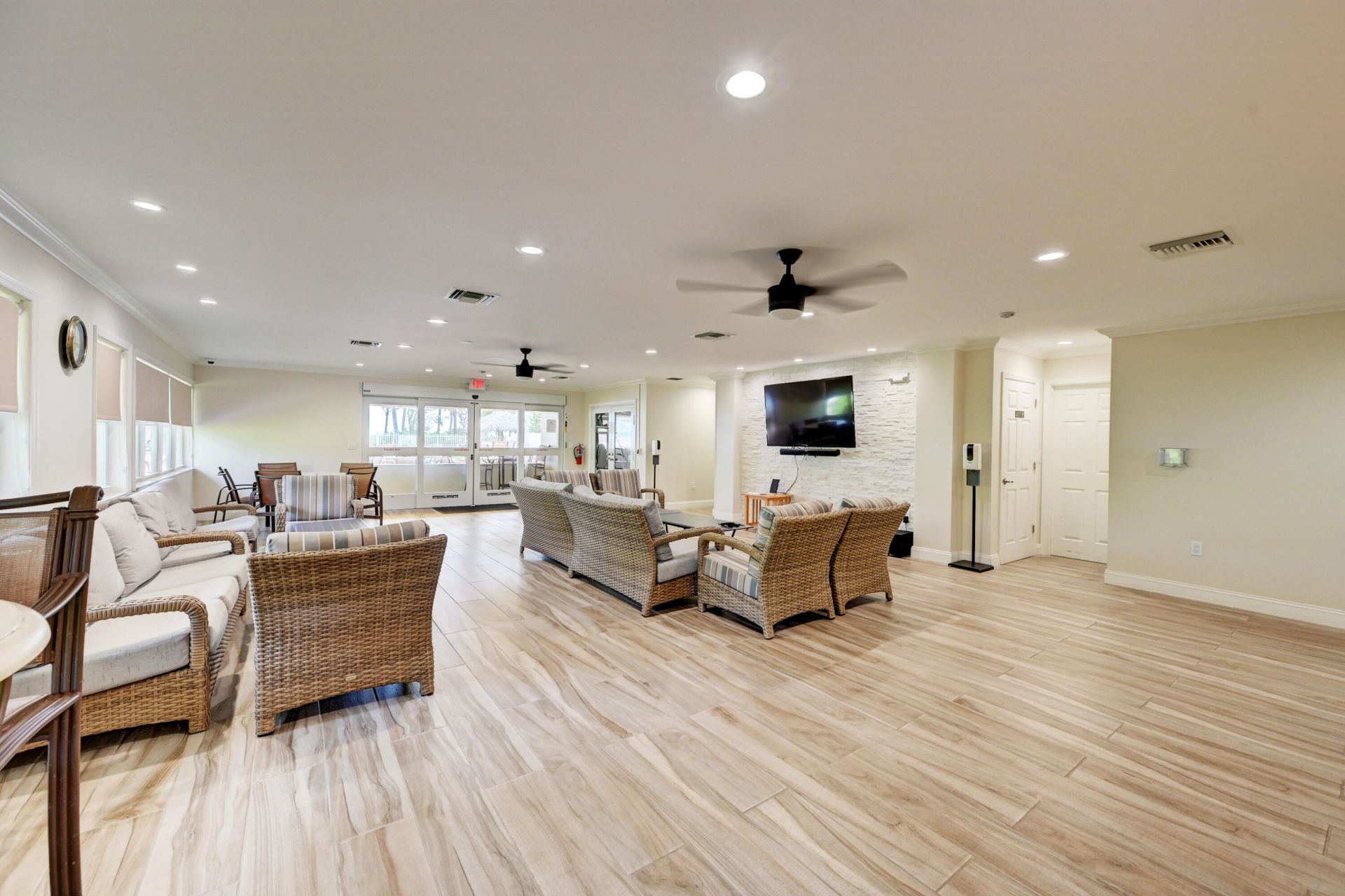 401 Briny Avenue, Unit 708, Pompano Beach, FL 33062 Photo