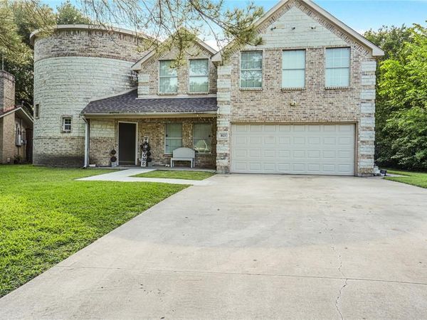 813 Beacon Hill Drive , Irving, TX 75061