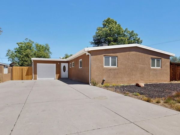 4717 Palo Duro Avenue NE, Albuquerque, NM 87110